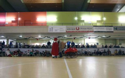 Familiärer Weihnachtszauber mit Nikolaus-Besuch in der Stadthalle